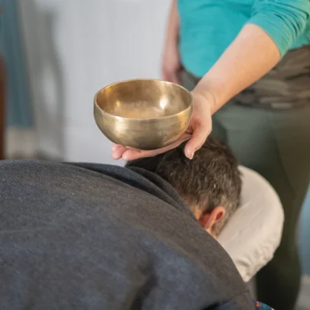 Healing bowls for throat chakras